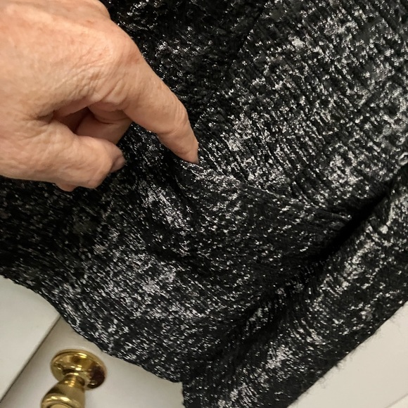 JonesNewYork cropjacket. 14. Round collar. Black-silver blend. HiddenSnap front. - Picture 5 of 6